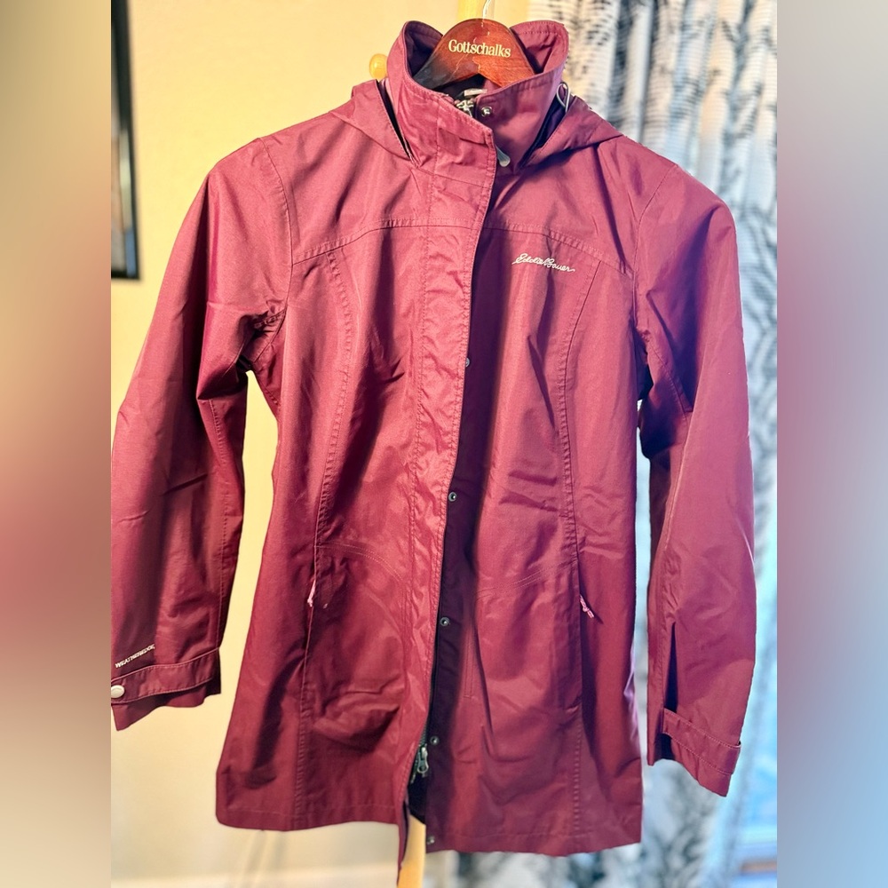 Eddie Bauer Women's Dark Plum Traveler Packable Trench Rain Coat